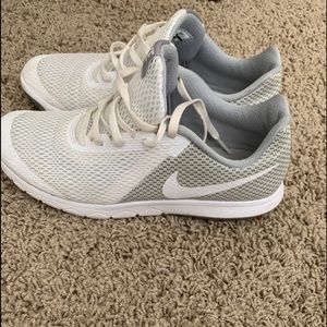 Women’s Nike shoes!